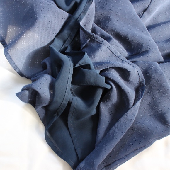 Blue sleeveless shirt with peter pan collar - Picture 5 of 5